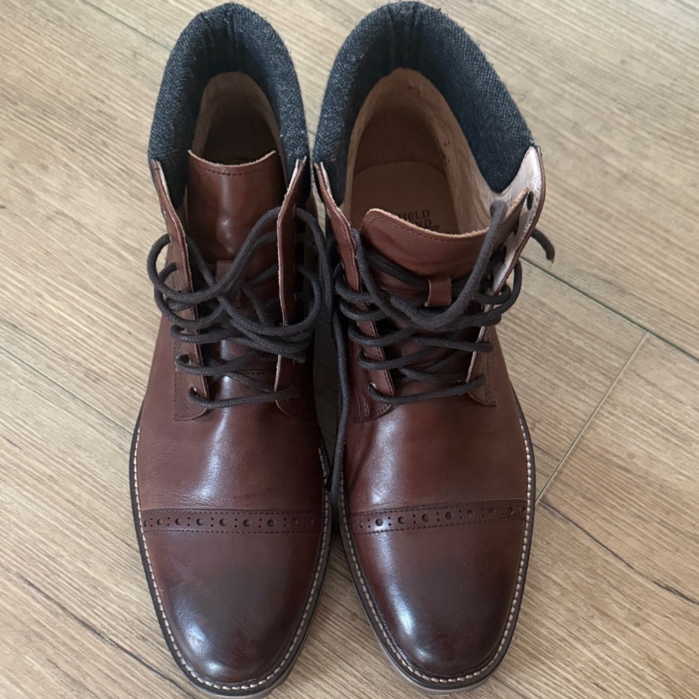 Warfield & Grand Brown Leather Chukka Boots